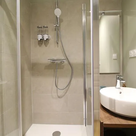 Les Carmes-climatisation-confort-wifi-hypercentre-netflix Apartment Avignon