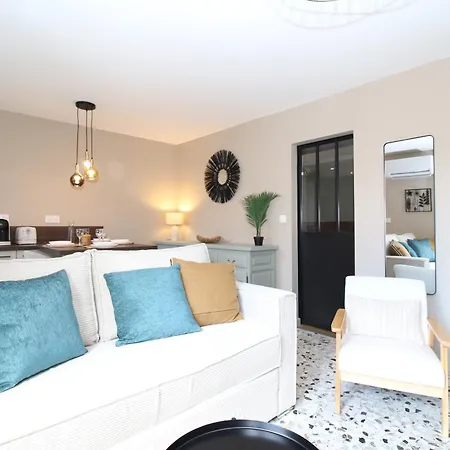 Apartment Les Carmes-climatisation-confort-wifi-hypercentre-netflix Avignon