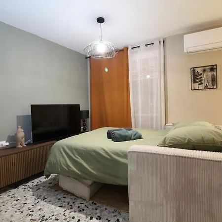 Les Carmes-climatisation-confort-wifi-hypercentre-netflix Avignon