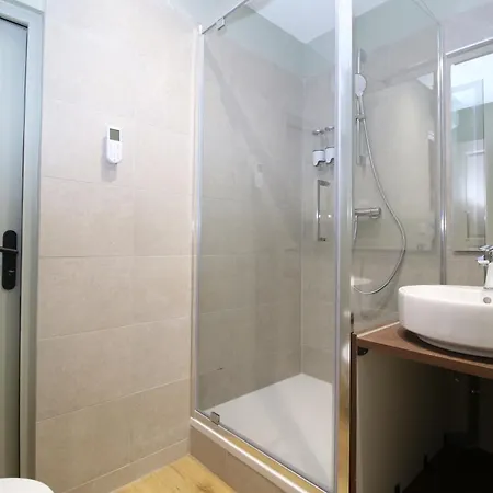 Les Carmes-climatisation-confort-wifi-hypercentre-netflix Apartment Avignon