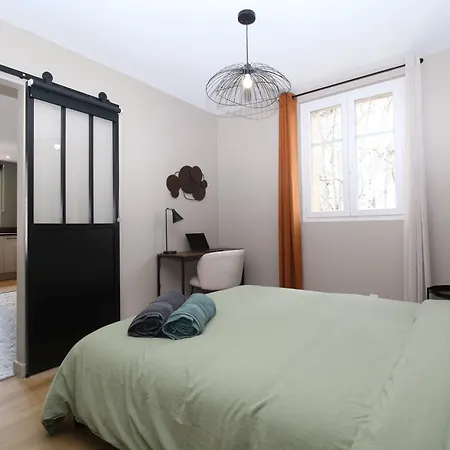 Les Carmes-climatisation-confort-wifi-hypercentre-netflix Avignon